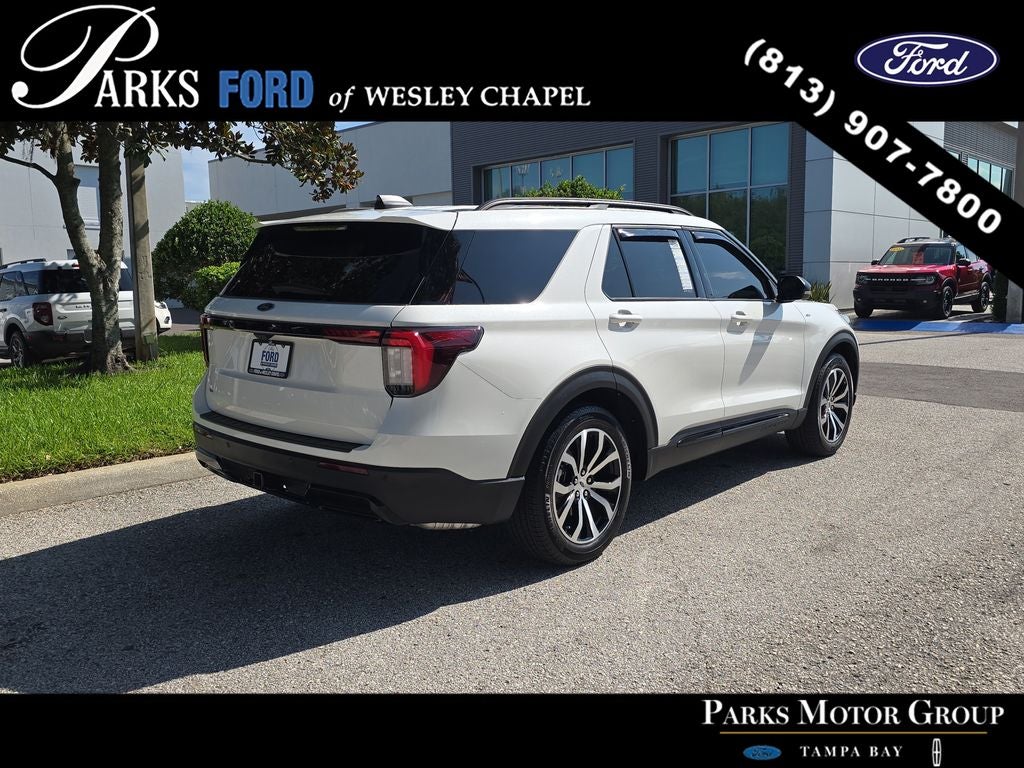 2025 Ford Explorer ST-Line