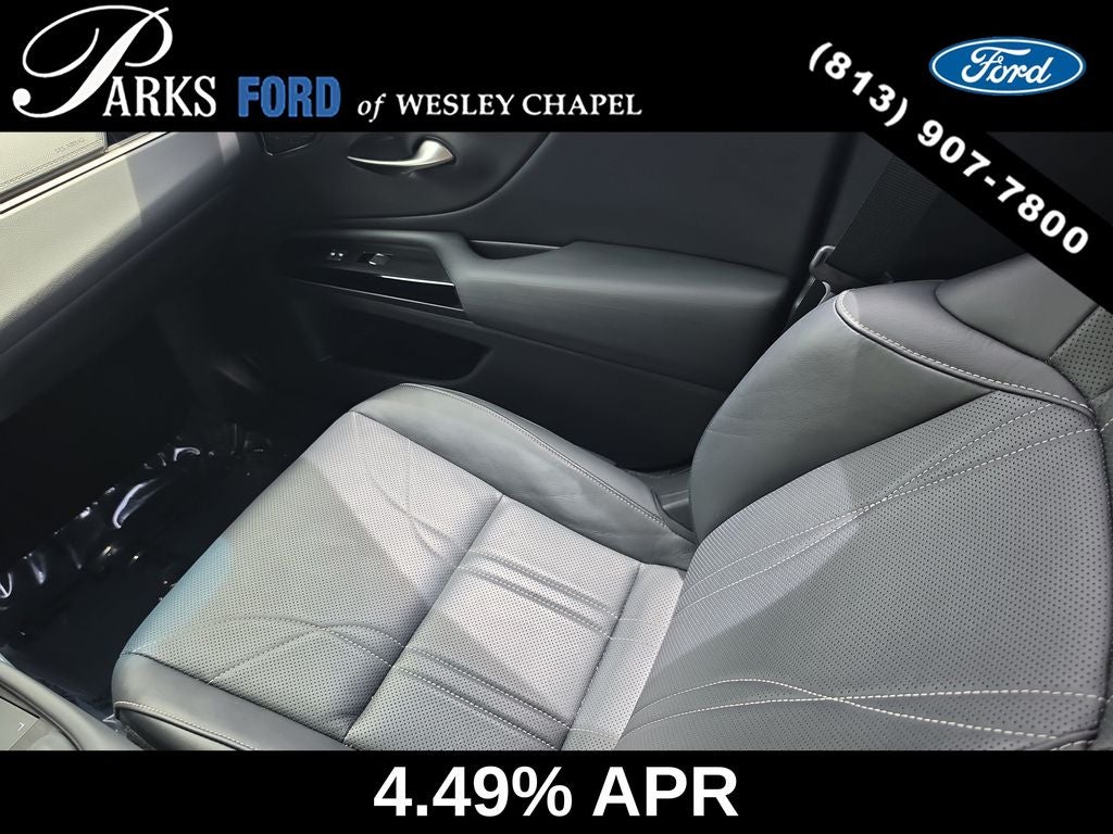 2022 Lexus ES 300h Ultra Luxury