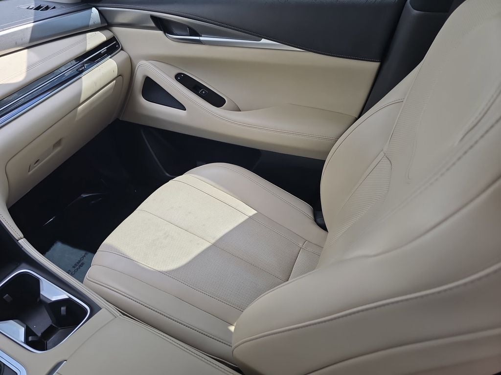 2022 INFINITI QX60 LUXE