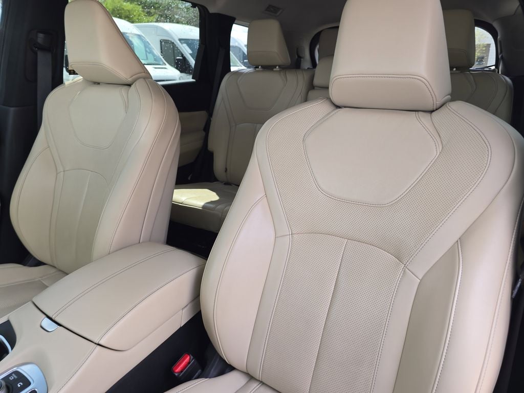 2022 INFINITI QX60 LUXE