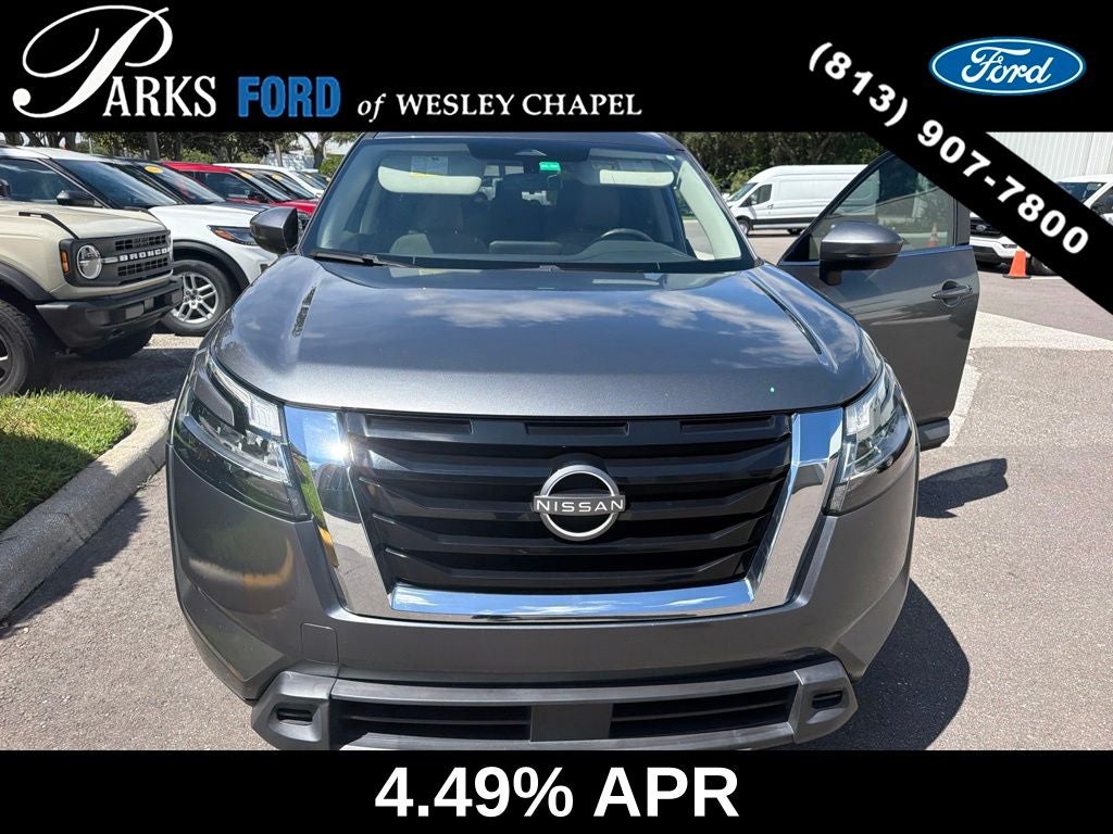 2022 Nissan Pathfinder SV