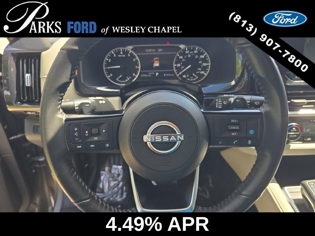 2022 Nissan Pathfinder SV