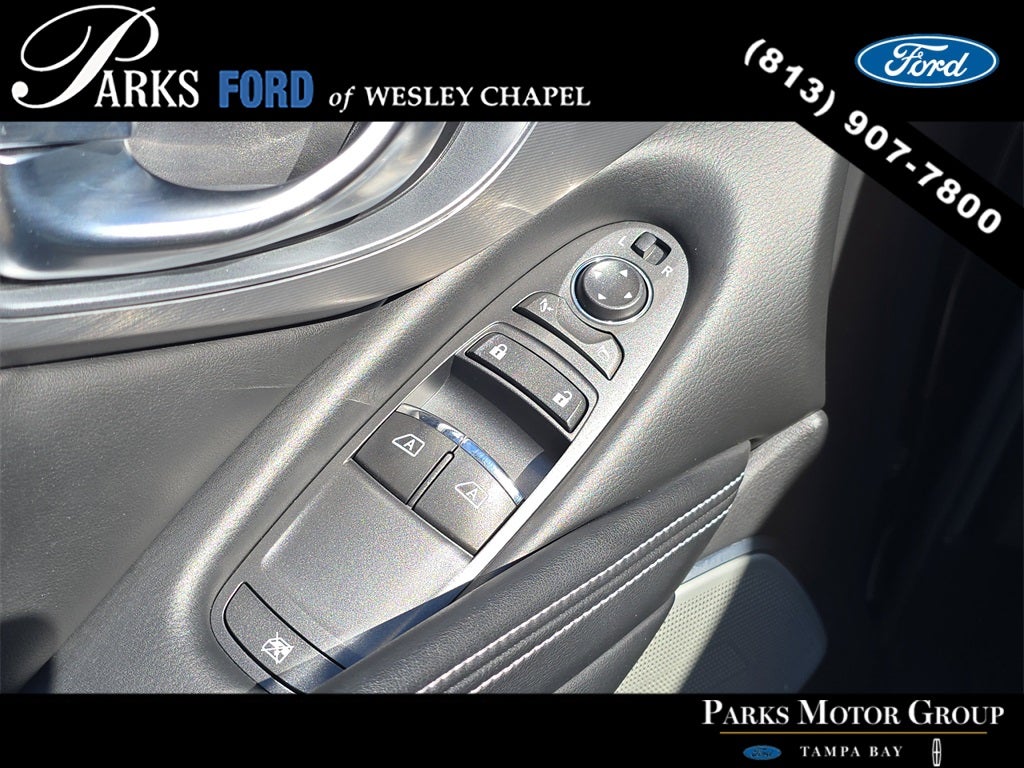 2022 INFINITI Q60 LUXE