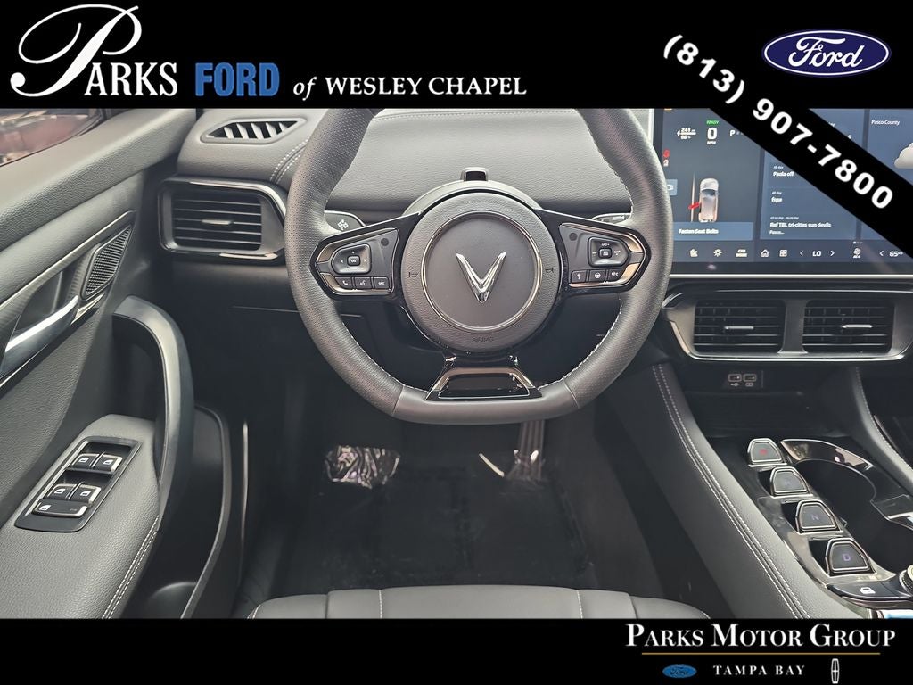 2025 VinFast VF 8 Eco