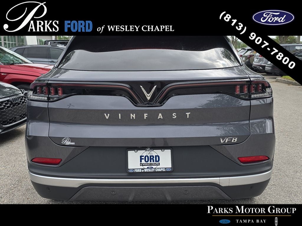 2025 VinFast VF 8 Eco
