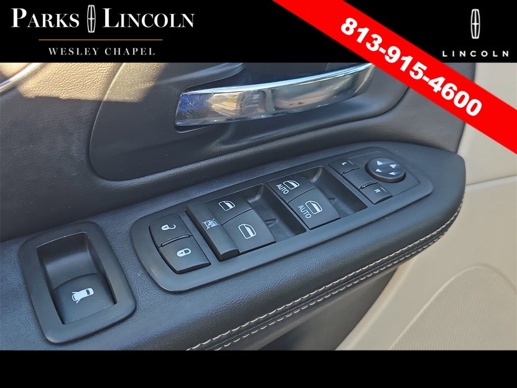 2013 Chrysler Town & Country Touring