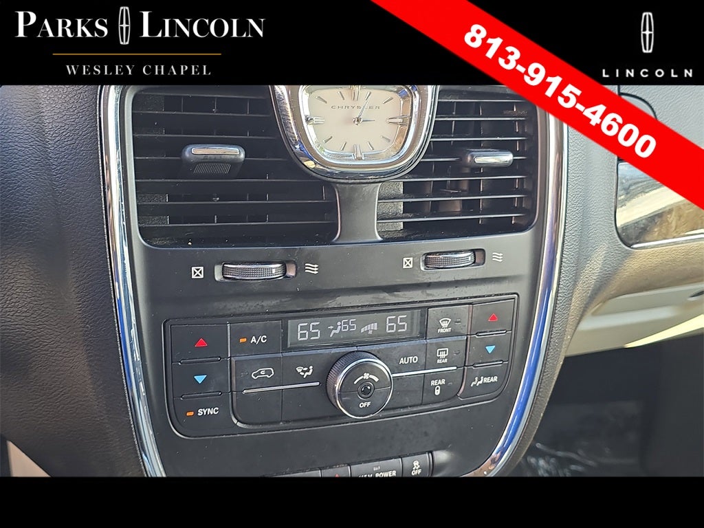 2013 Chrysler Town & Country Touring