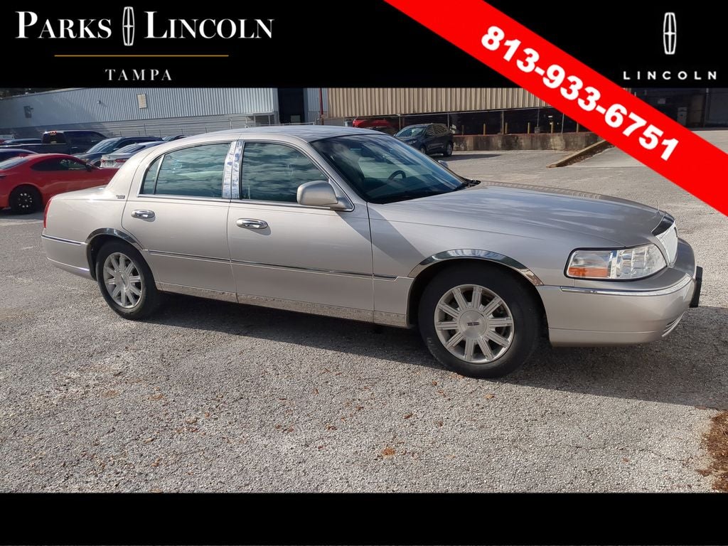 2011 Lincoln Town Car Signature Limited