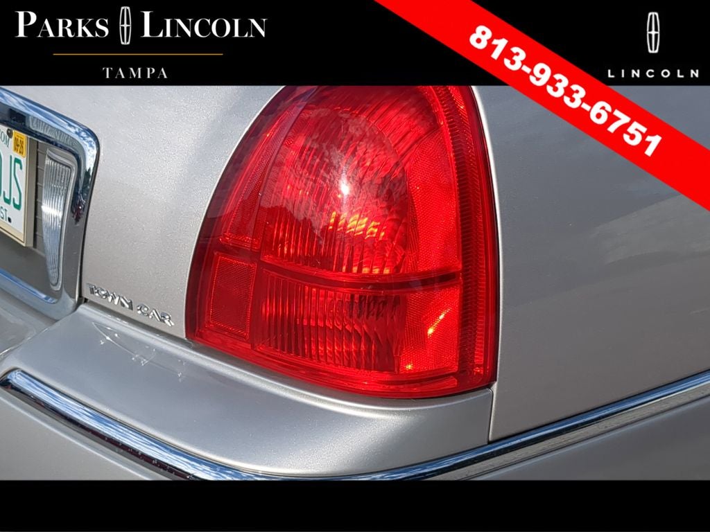 2011 Lincoln Town Car Signature Limited
