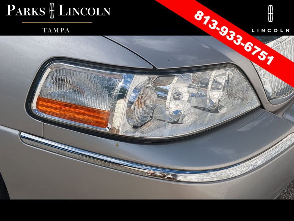 2011 Lincoln Town Car Signature Limited