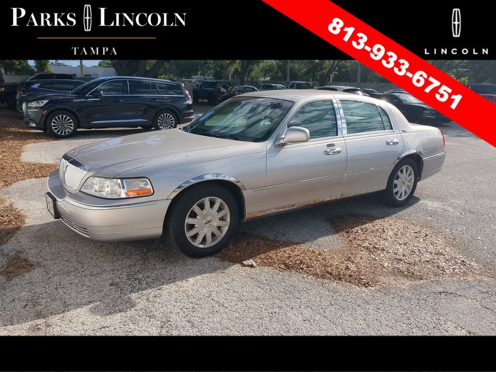 2011 Lincoln Town Car Signature Limited