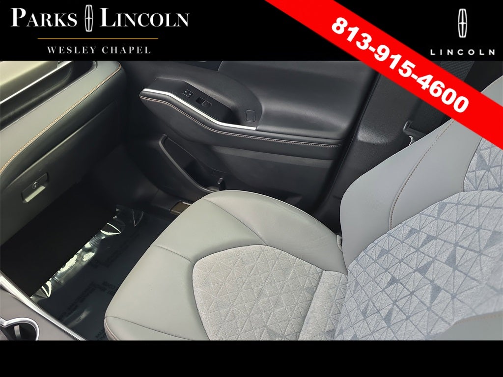 2022 Toyota Highlander Hybrid Bronze Edition