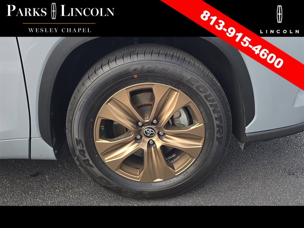 2022 Toyota Highlander Hybrid Bronze Edition